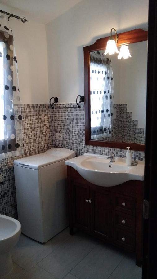 Casadelfaro Primo Piano 600mt Dalla Holiday home Olbia
